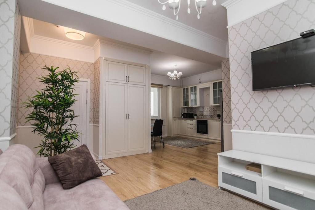 Grand Excelent New Ultra Central Apartments Chisinau Ngoại thất bức ảnh