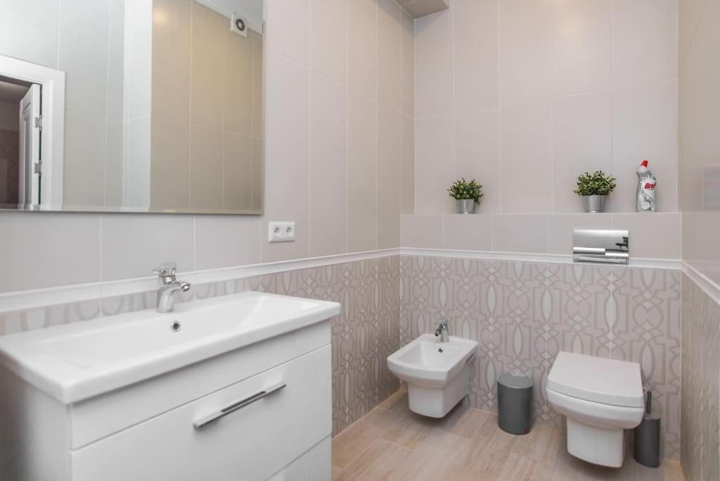 Grand Excelent New Ultra Central Apartments Chisinau Ngoại thất bức ảnh